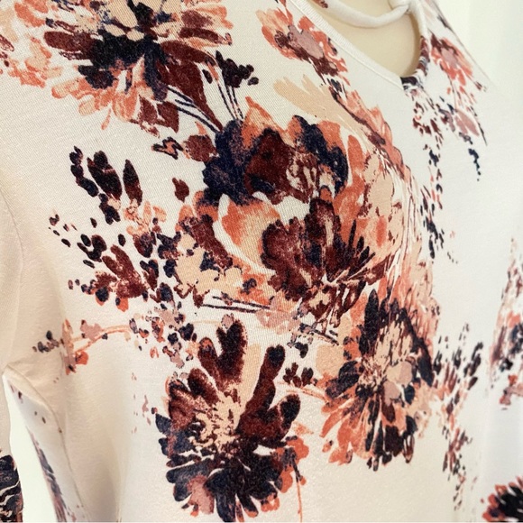 🍋2/$20 MAURICES Women’s Floral Strappy Neck Tee M - Picture 7 of 9